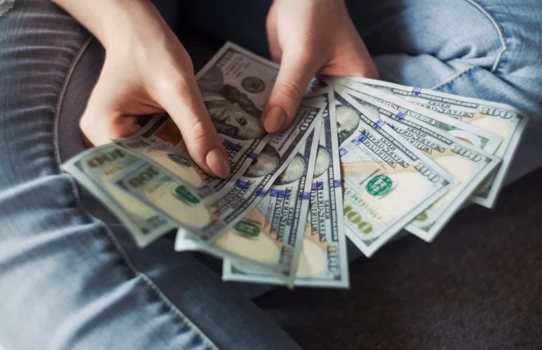 How to Stop the Feeling of Growing Fear and Anxiety Around Your Money