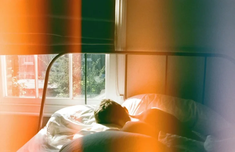 Why Stable Sleep Schedule Is Important For Mental Health And 5 Tips How To Fix ItEnglish-American Comedian