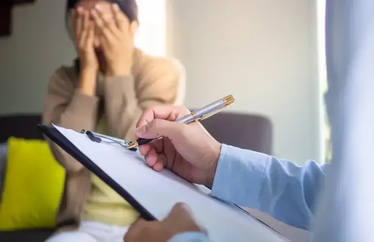 10 Signs You Need a Depression Therapist in Los Angeles (Treatment & Costs)